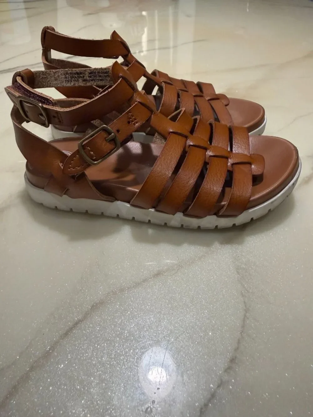 Wonder Nation Brown Sandals – Size 9